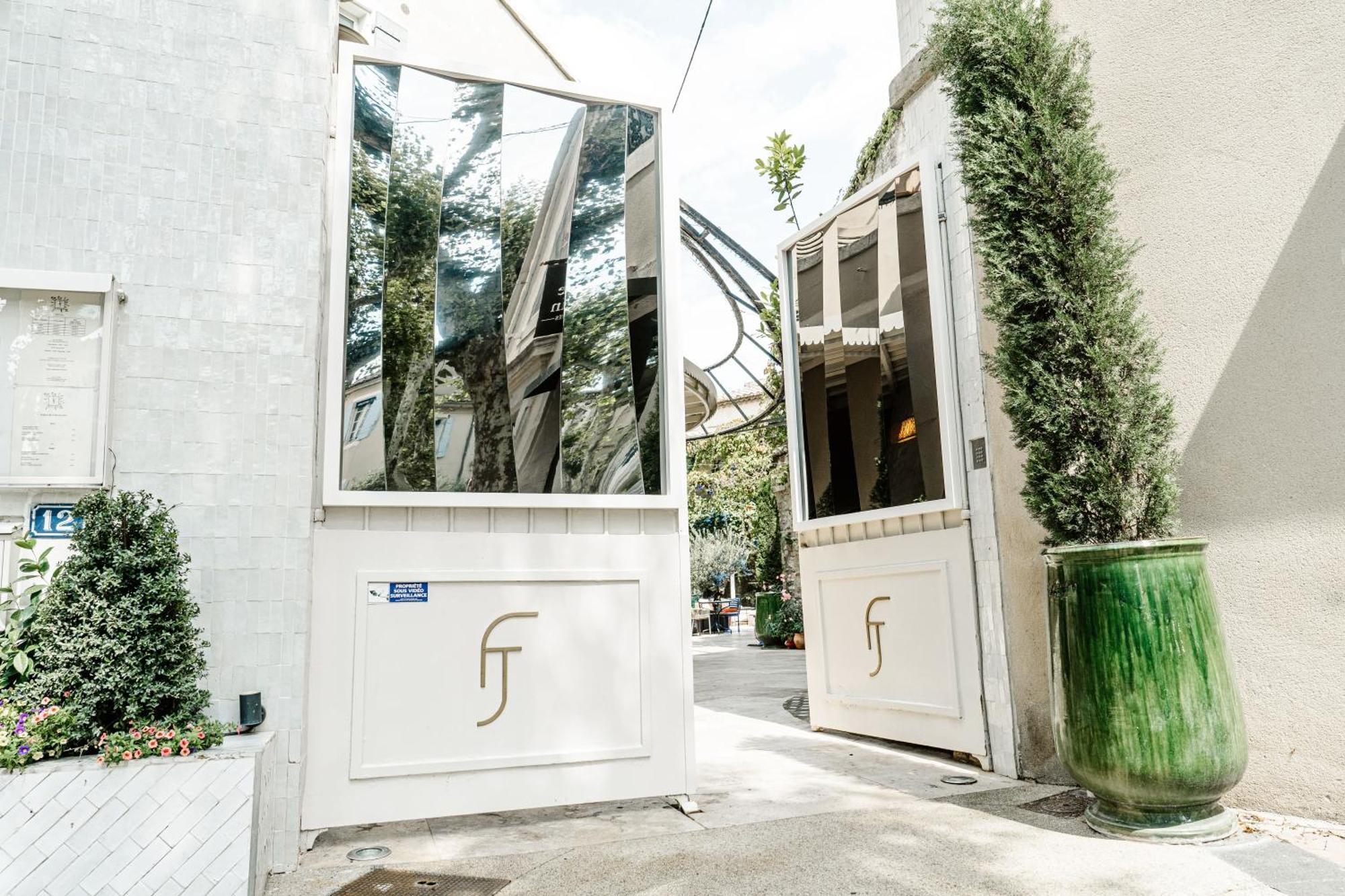 Auberge De Saint-Remy - Restaurant Gastronomique Etoile Fj Saint-Rémy-de-Provence Exterior foto